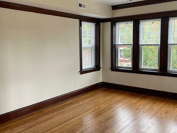 3rd image of 2414 N Monticello Ave APT 2