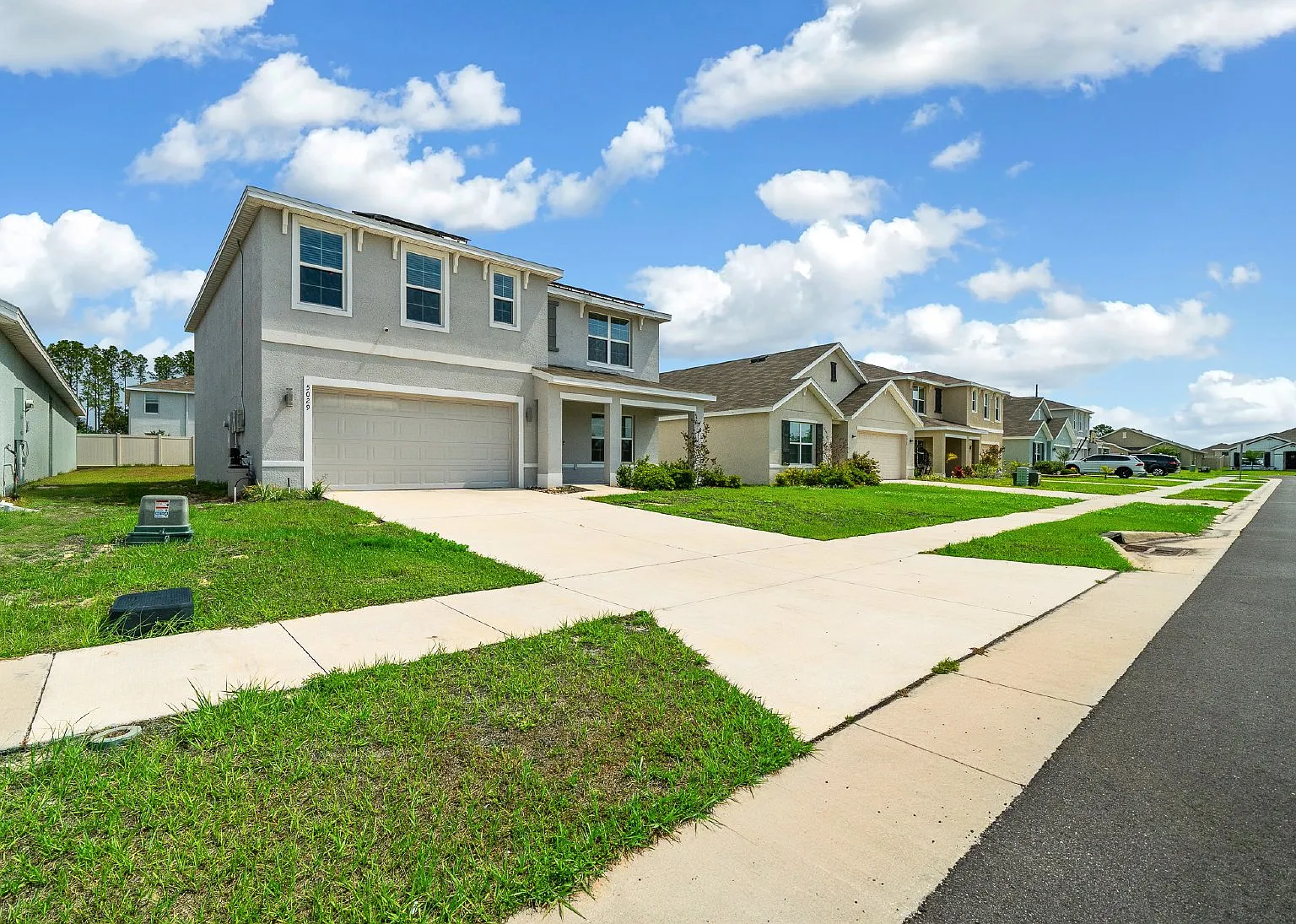 5 bed, 3.0 bath, 2203 sqft, $2,500 — Photo 2