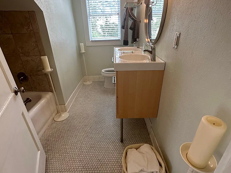 12 E Earle St #A — Photo 16