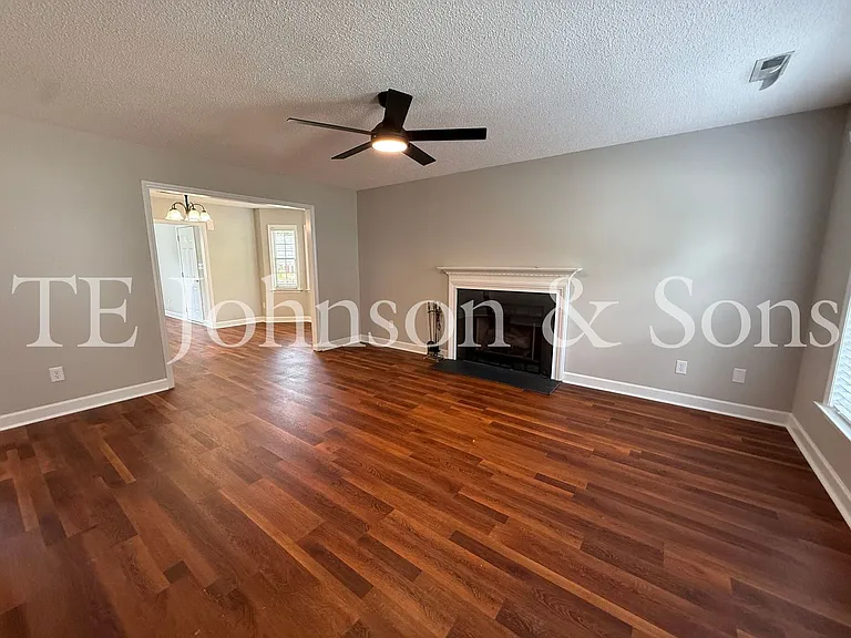 1878 Camden Forest Dr — Photo 2