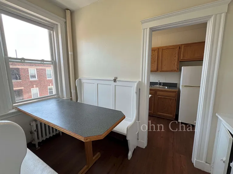70 Chiswick Rd #11 — Photo 8