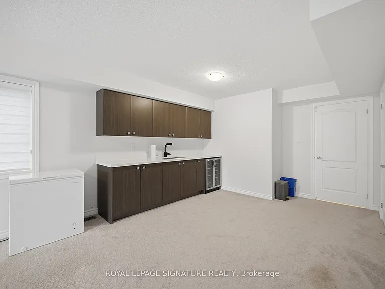91 Roulette Cres #3 — Photo 11