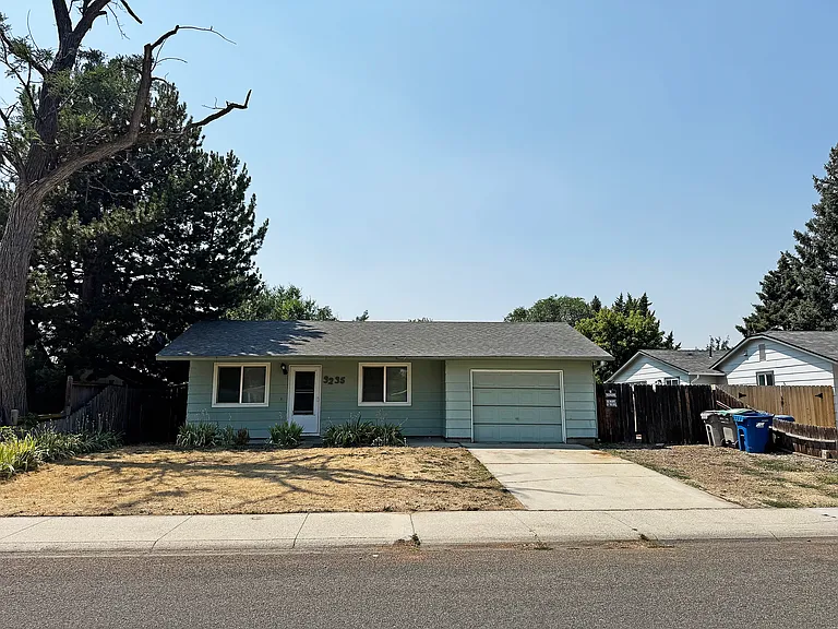 3235 S Law Ave — Photo 1