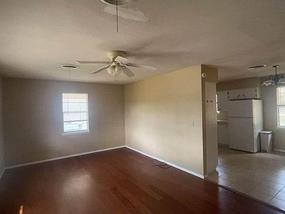 5th image of 805 E Pierce Ave