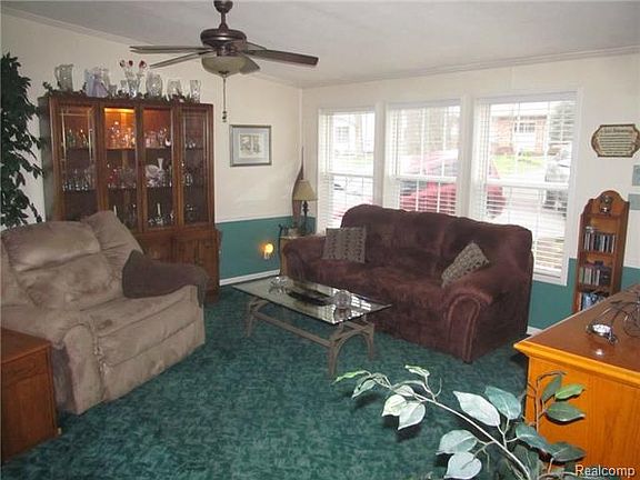 4th image of 3780 Woodview Ave