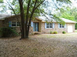 28 Delphine Dr, Cheraw, SC 29520