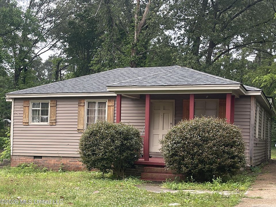 1st image of 825 Combs St