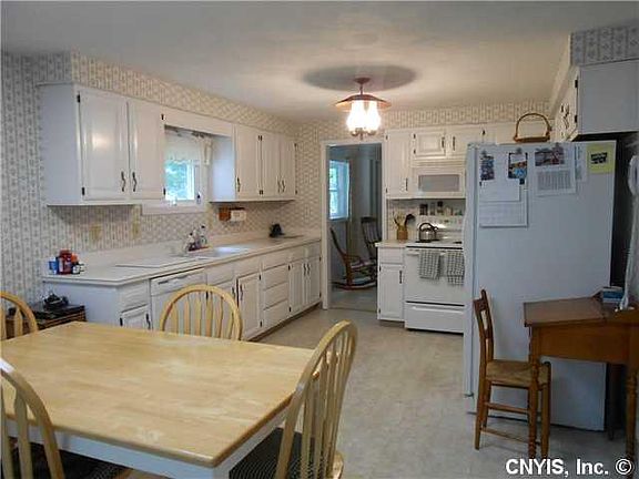 2nd image of 8031 Thyme Cir