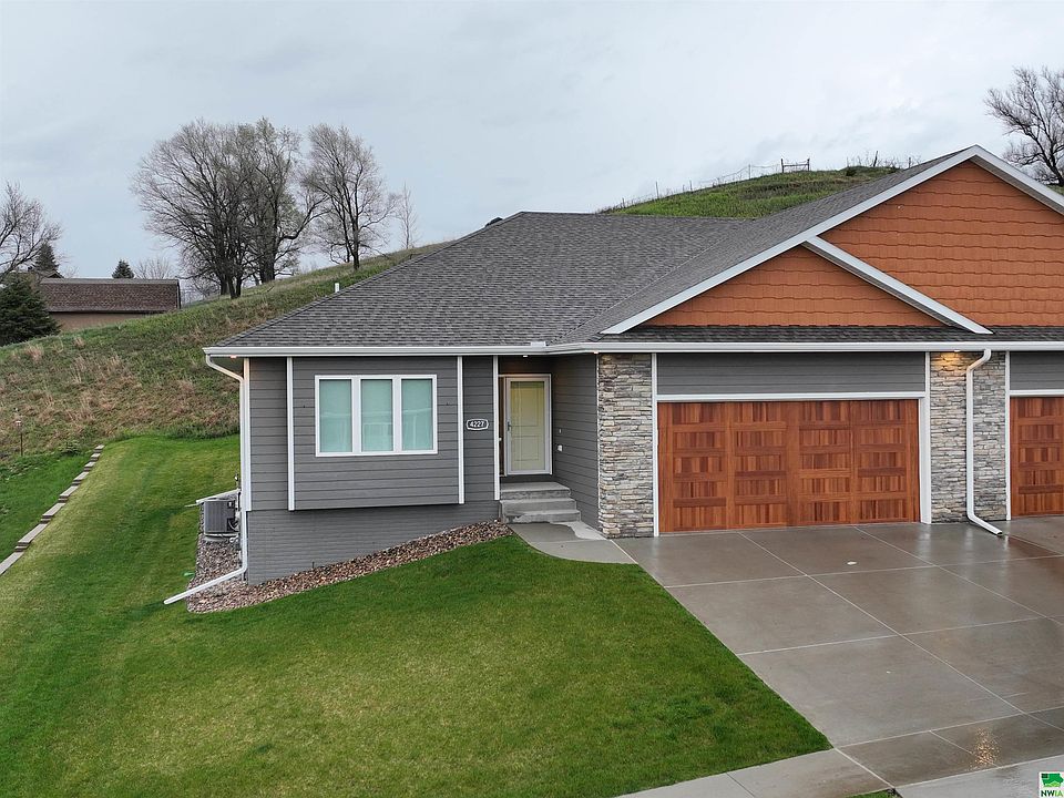 1st image of 4227 Fremar Dr