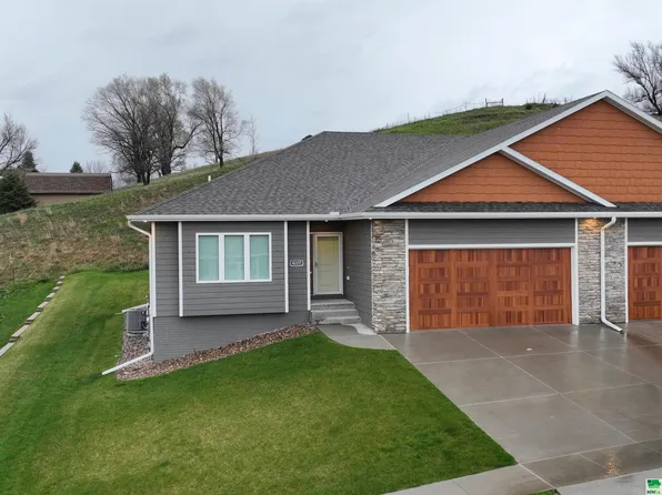 4227 Fremar Dr, Sioux City, IA 51104