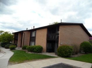 6119 Knollwood Dr #103, Willowbrook, IL 60527