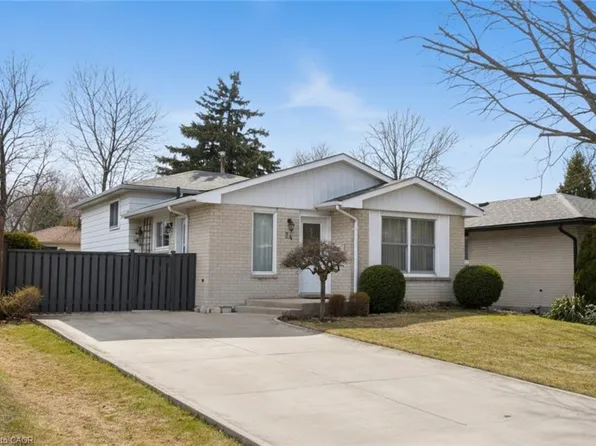 24 Grenoble Rd, Hamilton, ON L9C 6K6