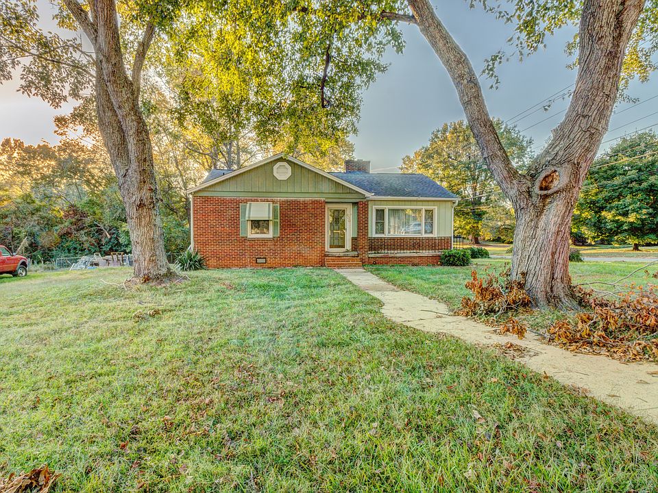 1st image of 800 Elmwood Dr