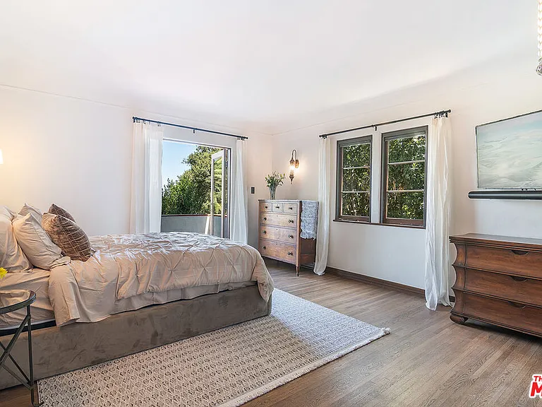 3475 N Knoll Dr — Photo 19