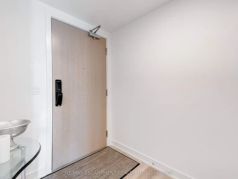 370 Martha St #1707 — Photo 3