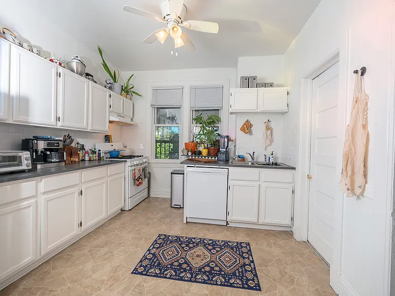 1168 Selby Ave #A — Photo 6