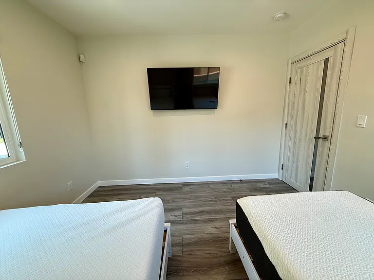 2428 N Lincoln St — Photo 13