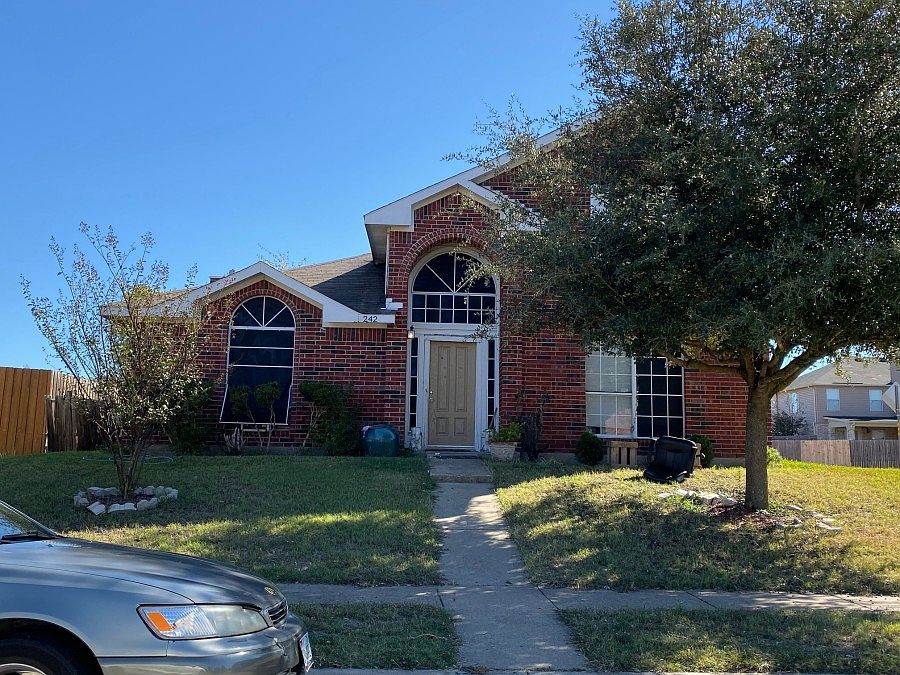 1st image of 242 Birchwood Ln