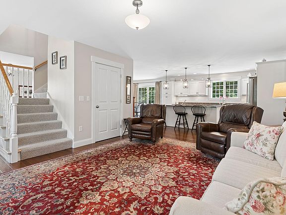 5th image of 31 School House Drive