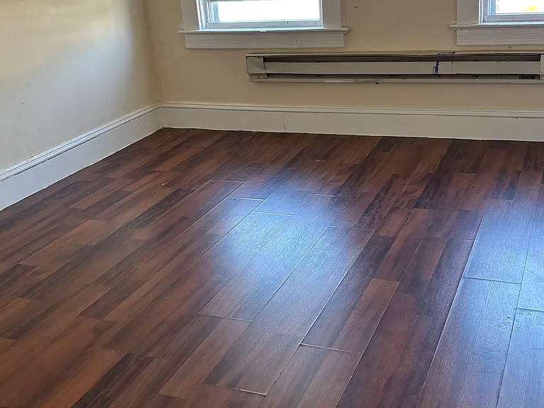 206 Montauk Ave — Photo 4