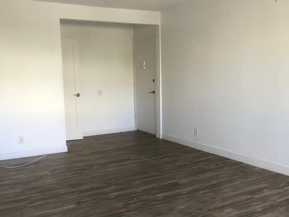 1st image of 10144 Culver Blvd #5