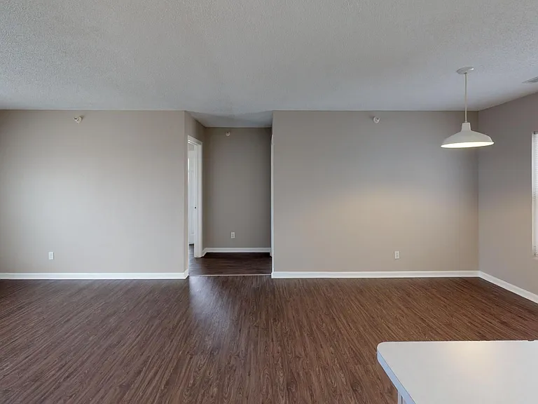 1201 S Hutchins Ave — Photo 16