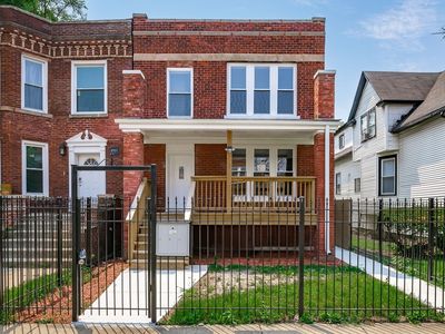 4907 W Walton St, Chicago, IL, 60651