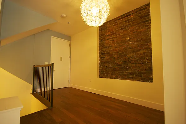 Rented by Nest Seekers International | media 31