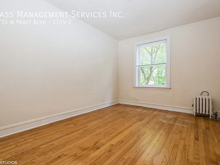 1735 W Pratt Blvd #2 — Photo 2