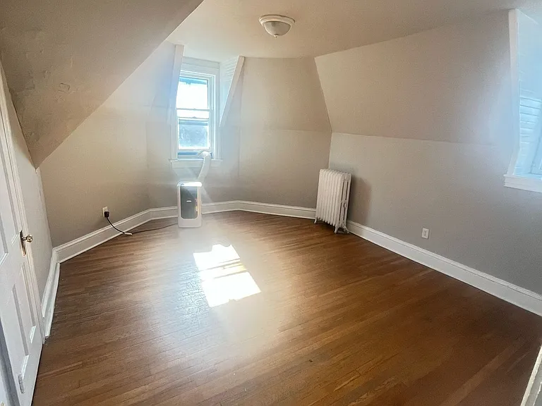 345 N Potomac St — Photo 5