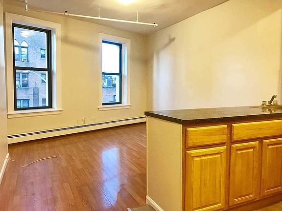 5th image of 3012 Astoria Blvd APT 8