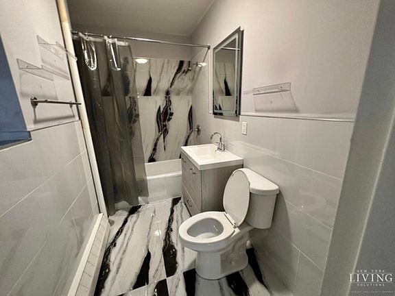 3rd image of 950 Bergen St #2