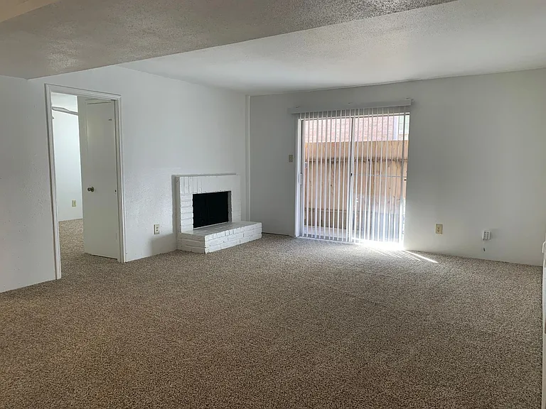 Emerald Cove Apartments — Photo 93