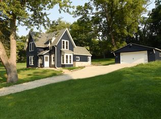 176 W Main St, Fontana, WI 53125