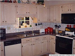 4th image of 9296 Lakeside Dr