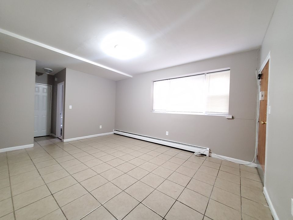 2nd image of 184 Fairview Ave #B2