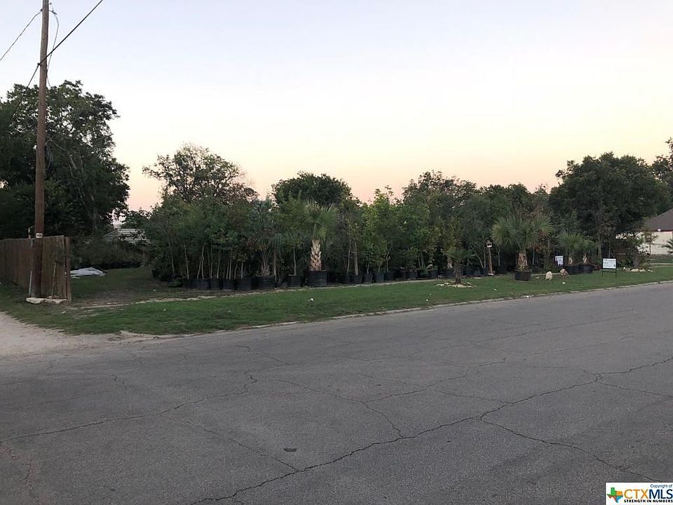 2nd image of 18 E Avenue G
