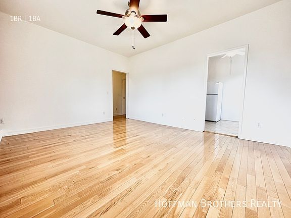 3rd image of 802 N Las Palmas Ave #403