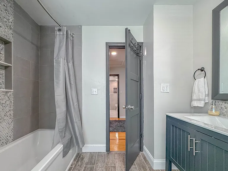 1044 Seminole Dr — Photo 17