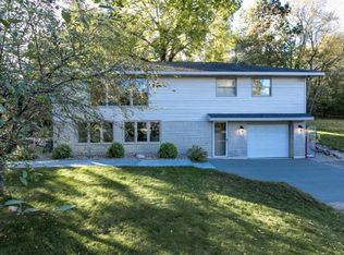 1401 W 149th St, Burnsville, MN 55306
