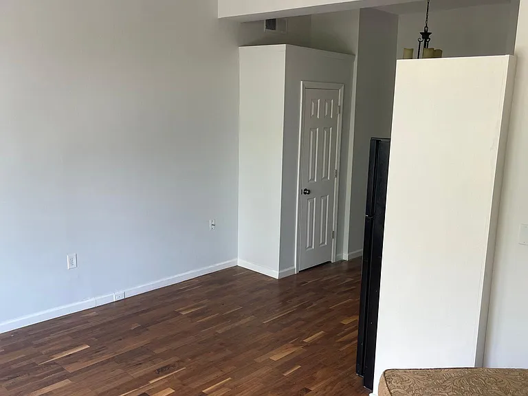197 Main St #STUDIO UTIL INCLUDED — Photo 15