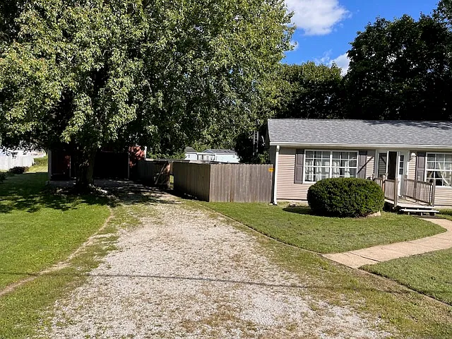 3 bed, 1040 sqft, $1,400 — Photo 2