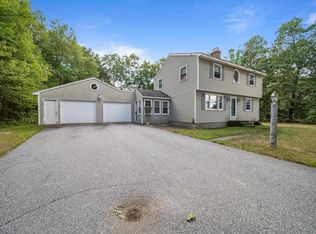 55 Stearns Rd, Amherst, NH 03031