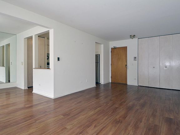 4th image of 2430 E Brandenberry Ct APT 1I