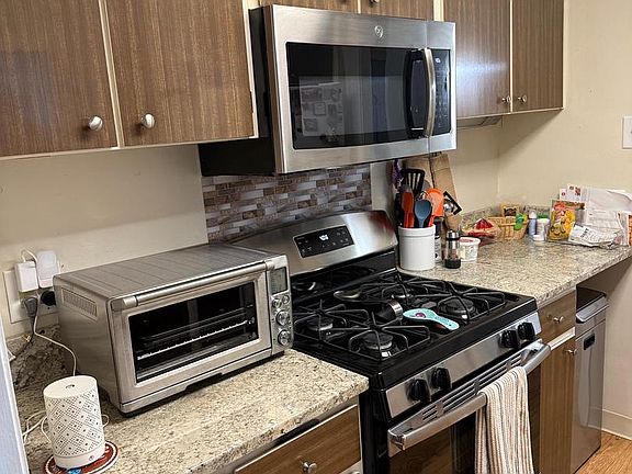 5th image of 309 Florence Ave APT 414