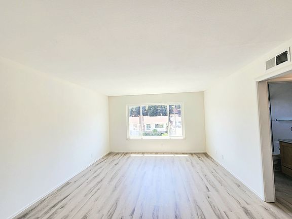 4th image of 1726 Sequoia Ave