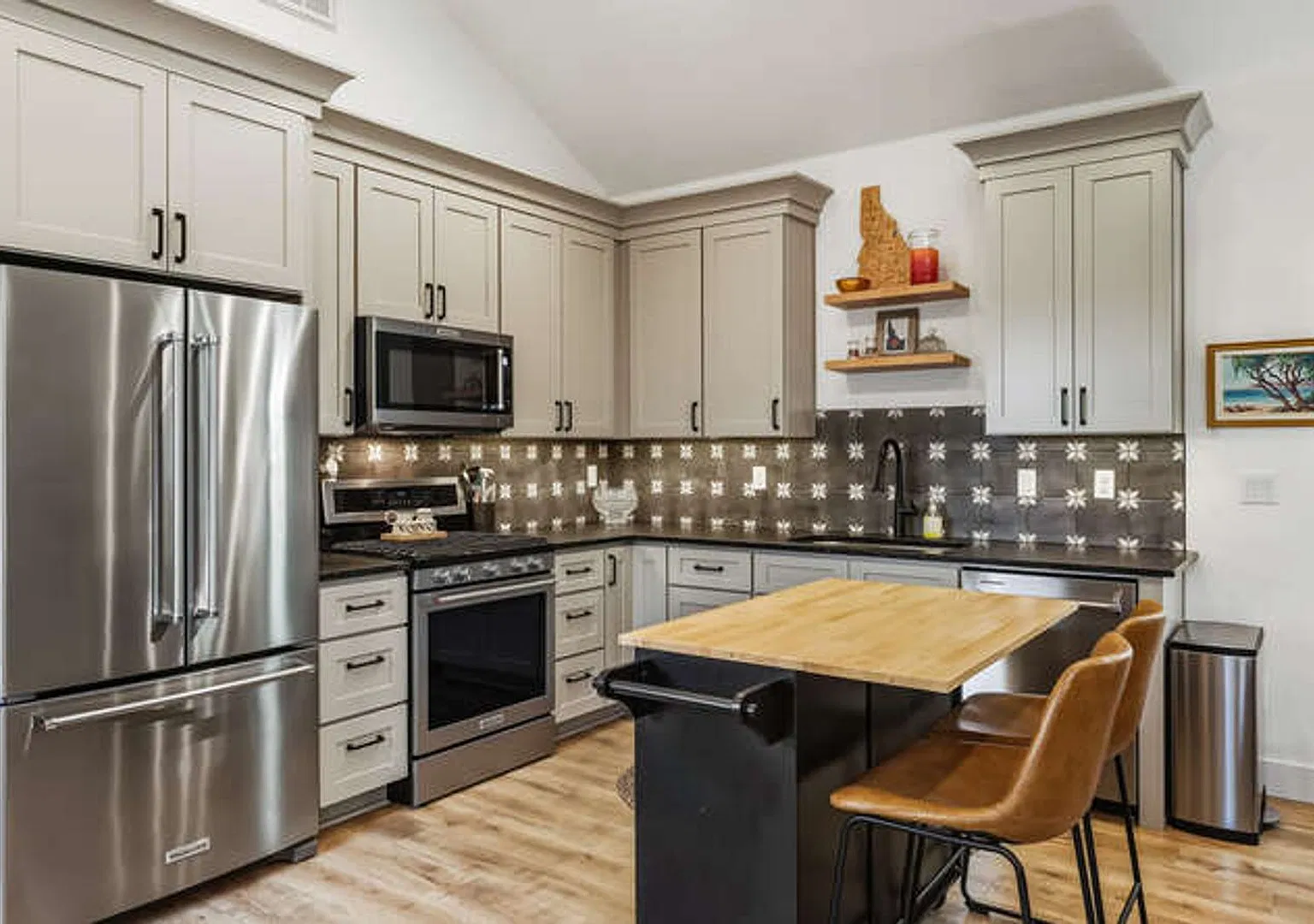New Construction- High End 2 bed 2 bath (Pet friendly)- Move In April 1st, 2026 — Photo 2
