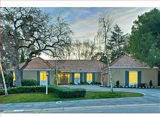 1st image of 1061 Sierra Dr