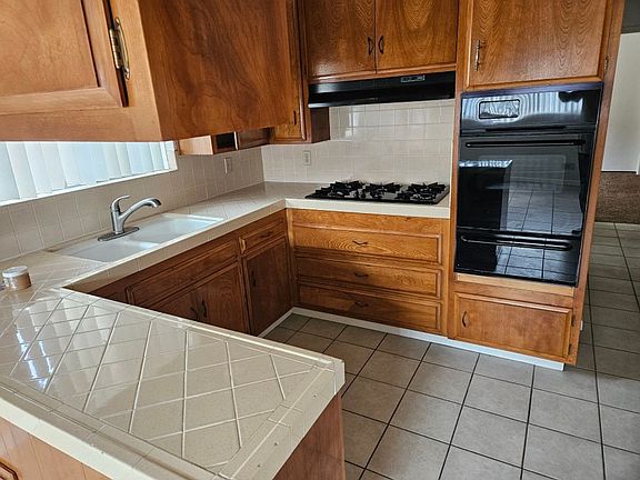 2nd image of 3027 Garrison St