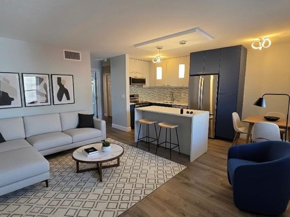 2607 NE 8th Ave APT 14